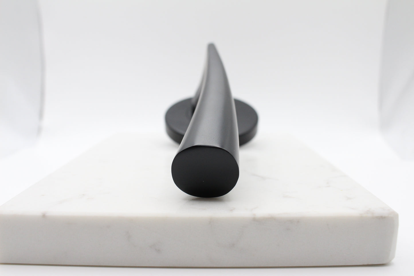 The Curve - Smooth Black