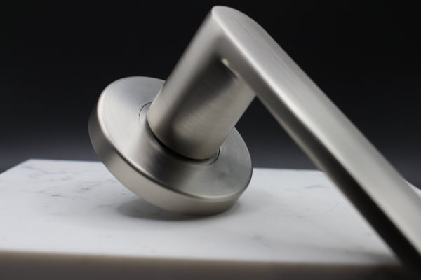 The Long Lever Handle – Smooth Nickel