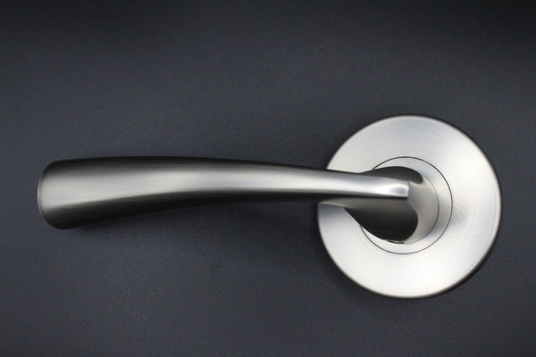 The Curve Lever Handle – Smooth Nickel