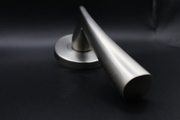 The Curve Lever Handle – Smooth Nickel