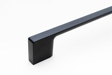 The Edge Appliance Pull Smooth Black