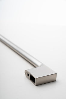 The Edge Appliance Pull Smooth Nickel