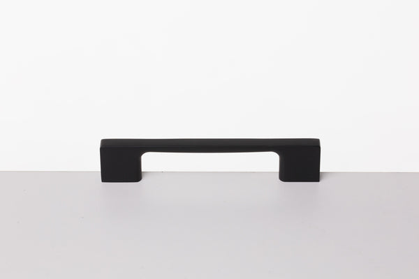 The Edge Cabinet Handle – Smooth Black