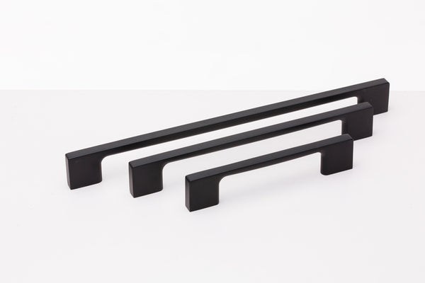 The Edge Cabinet Handle – Smooth Black