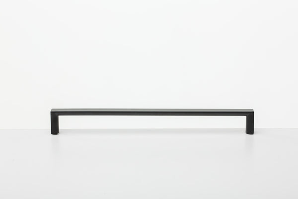The Linear Cabinet Handle – Smooth Black