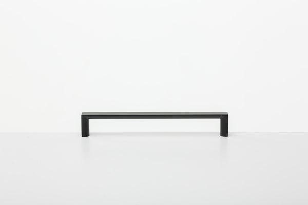 The Linear Cabinet Handle – Smooth Black