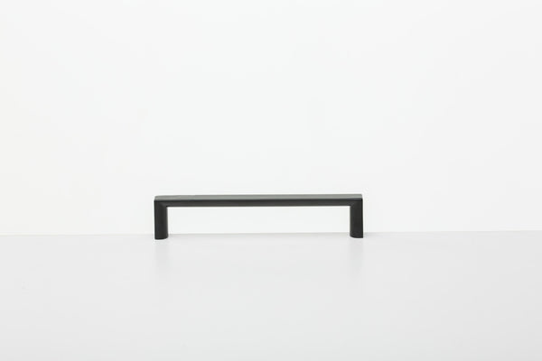 The Linear Cabinet Handle – Smooth Black