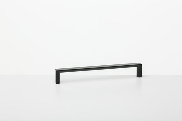 The Linear Cabinet Handle – Smooth Black