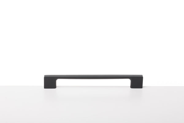 The Edge Cabinet Handle – Smooth Black