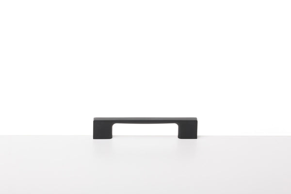The Edge Cabinet Handle – Smooth Black