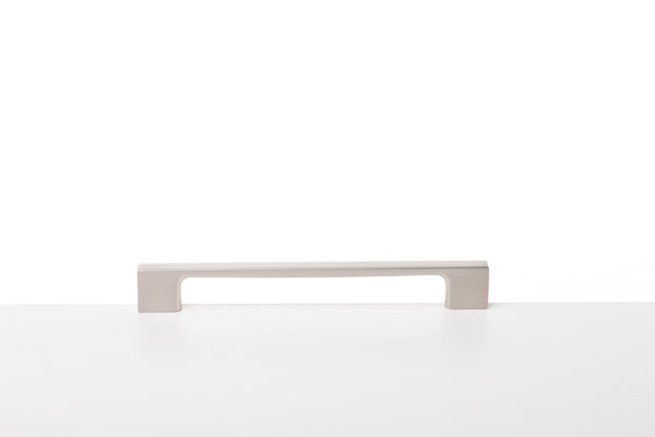 The Edge Cabinet Handle – Smooth Nickel