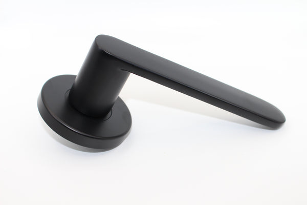 The Long Lever Handle – Smooth Black