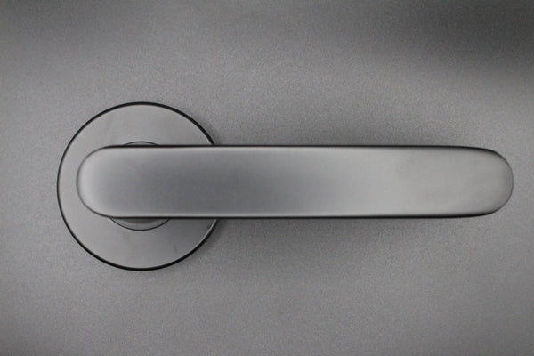 The Long Lever Handle – Smooth Black
