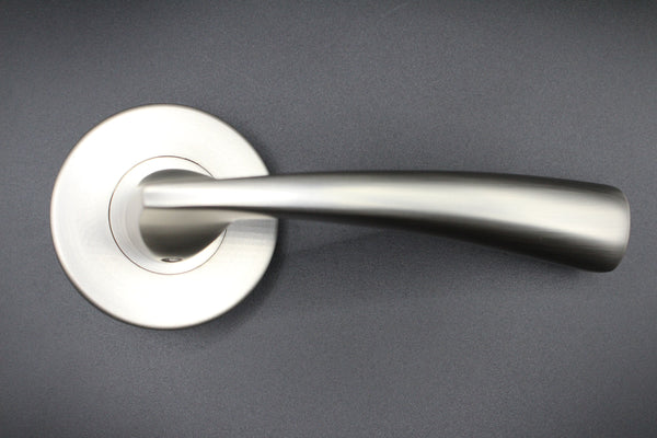 The Curve Lever Handle – Smooth Nickel